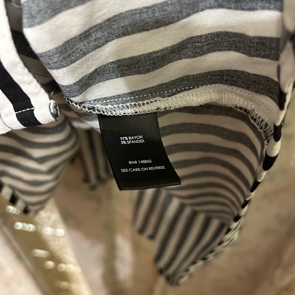 Torrid Black & White Stripe Challis Button Front Shirt Size 3 (22/24) - Picture 6 of 7